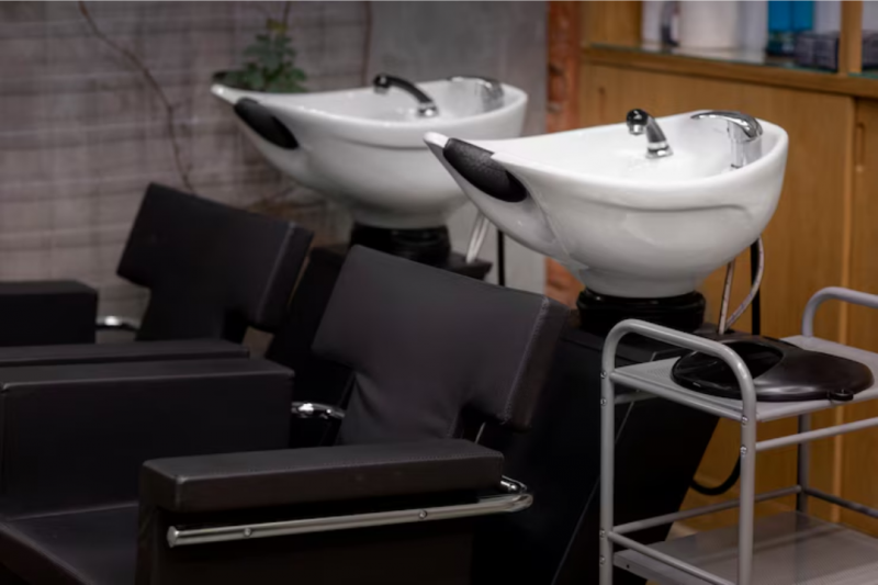 Chuveiro para Salão: Como Escolher o Ideal para Seu Espaço de Beleza Chuveiro para Salão: Como Escolher o Ideal para Seu Espaço de Beleza